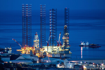 oil rig at night