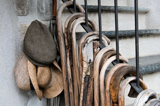  Sammlung alter Spazierst&ouml;cke - Die Handwerkskunst des Stockmachers ist ein seltenes, vom Aussterben bedrohtes Handwerk