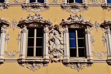 Fototapeta na wymiar Haus zum Falken, Fassade, Detail, Würzburg