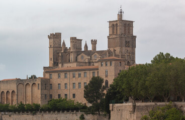 Fototapeta na wymiar Cathédrale Saint-Nazaire-et-Saint-Celse