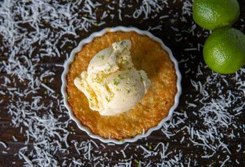 Amazing goconut Cake with Icecream and lime