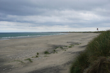 ein einsamer Strand an der Nordsee in Dänemark