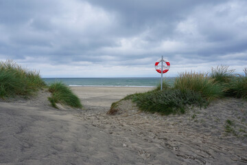 Blick auf den Dünen Zugang zum Vigso Strand in Dänemark