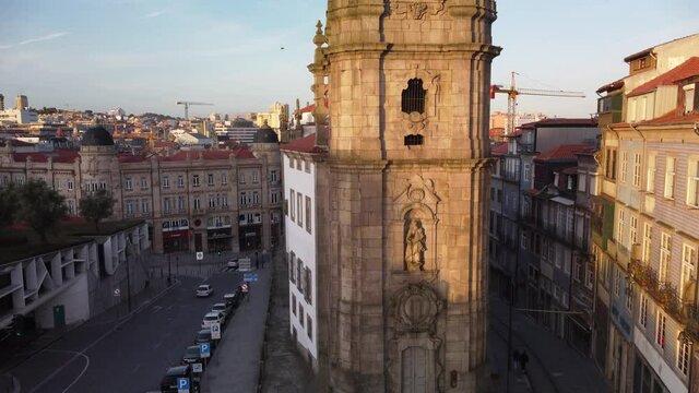 Porto - Igreja e Torre dos Cl&eacute;rigos - Vista a&eacute;rea
