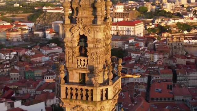 Porto - Igreja e Torre dos Cl&eacute;rigos - Vista a&eacute;rea