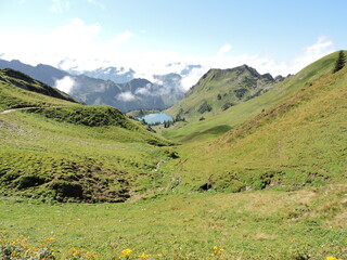 Fototapeta na wymiar Bergsee Panorama