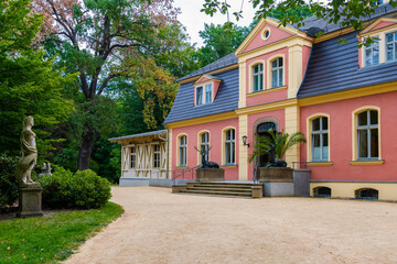 der Kromlauer Park in Sachsen mit der berühmten Rakotzbrücke