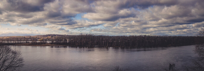 Fototapeta na wymiar reflection of clouds over Hudson
