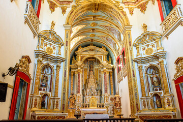 Golden altar of the church of Sao Pedro dos Clerigos created in the 18th century with its...