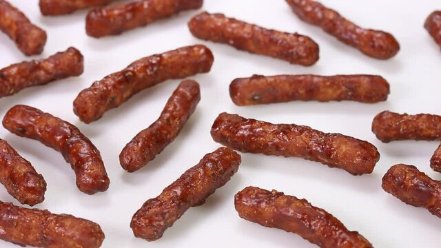 白背景のかりんとう　回転