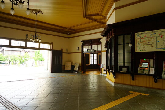 Retro Mojiko Train Station in Kitakyushu, Japan - レトロ 門司港 駅 北九州 日本
