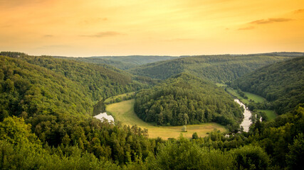 Le tombeau du géant au coucher du soleil, magnifique endroit de Wallonie près de Bouillon