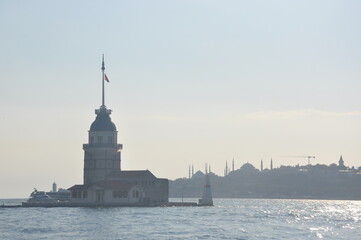 Fototapeta premium maiden's tower with some mosques