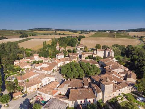 Fourc&egrave;s, bastide ronde du Gers