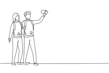 Single continuous line drawing couple standing full length trying to take selfie with mobile device in hand. Man and woman are photographed together. One line draw graphic design vector illustration