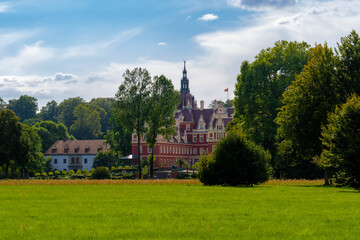 Fototapeta na wymiar Bad Muskau with Prince Pückler Castle on the Polish border / Bad Muskau mit dem Schloss Fürst Pückler an der polnischen Grenze 