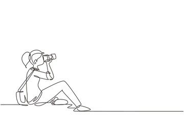 Single one line drawing woman photographer of paparazzi taking photo with modern digital camera with angles. Journalist or reporter making pictures. Continuous line draw design vector illustration - obrazy, fototapety, plakaty