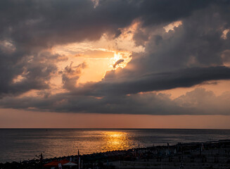 Fototapeta na wymiar Sunrise over the sea beautiful cloudscape