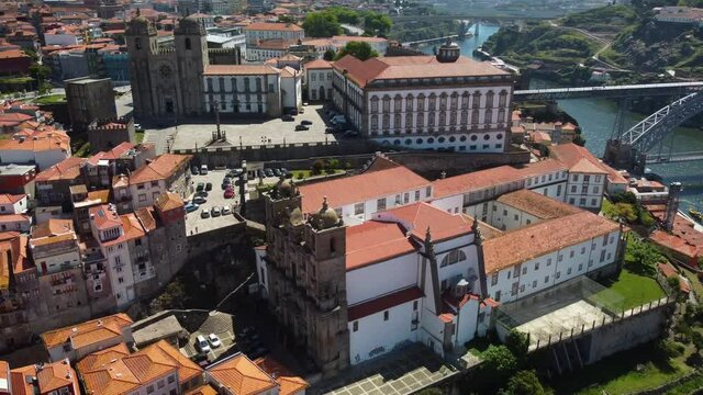 Porto - Igreja de S.Louren&ccedil;o - Terreiro da S&eacute; - Casa Torre  - Pelourinho