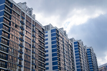 Obraz premium Beautiful new built business building in a modern residential urban area