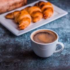 cafe con medialunas