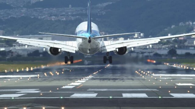 4K・飛行機・旅客機・ジェット機・空港・着陸
