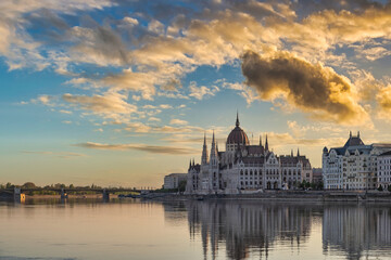 Fototapeta na wymiar Budapest Hungary, sunrise city skyline at Hungarian Parliament and Danube River