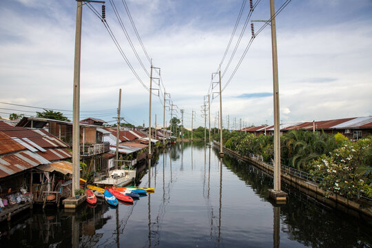 Hua takhe old market, The Hua Takhe community is one of the oldest neighborhoods in the Bangkok