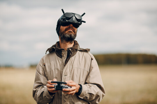 Fpv Goggles Images – Browse 517 Stock Photos, Vectors, and Video | Adobe Stock