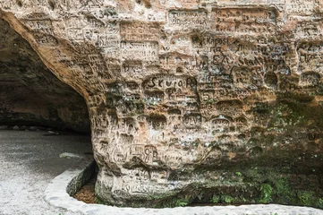 Foto auf Glas Gutmanis cave is an ancient landmark in Latvia © Fyle