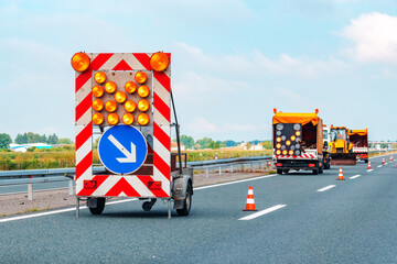 Road maintenance truck and signalization for road works