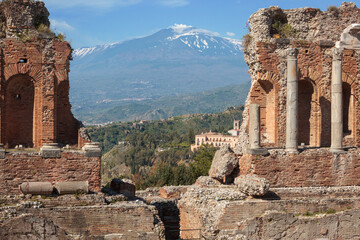 Taormina, Messina. Resti del proscenio del Teatro greco verso il Monte Etna