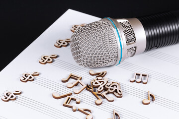 Musical notes and microphone