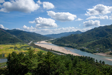 Obraz na płótnie Canvas 지리산 섬진강이 보이는 풍경