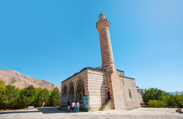 Pertek Sungur Bey Mosque was built by Sungur Bey in the second half of the 16th century in the Pertek district of Tunceli.