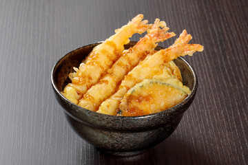 エビと野菜の天ぷら丼