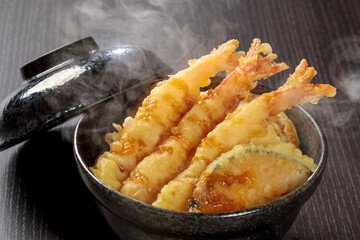 エビと野菜の天ぷら丼