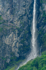 Gjerdefossen is one of the nicer waterfalls in the Geirangerfjord, the one closest to Geiranger.