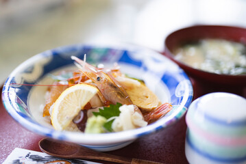 海鮮丼定食