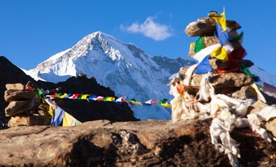 mount Cho Oyu gebedsvlaggen Nepal Himalaya gebergte