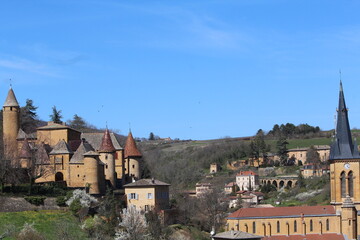 pierres dorées, beaujolais, château, église, viaduc, chemin du tacot, été, ciel bleu, tourisme, campagne, randonnée, architecture, historique, ancien,