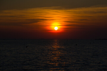 Sonnenuntergang am Meer bei Grado