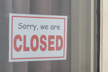 Naklejka premium Sorry, we are closedのサイン