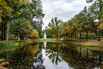 Fototapeta premium Autumn scenery in the Tiergarten Park in the City Center of Berlin, Germany