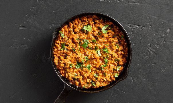 Keema curry in frying pan
