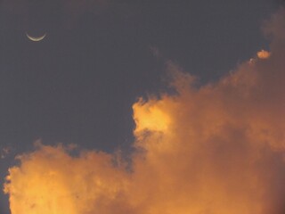 Atardecer con la luna 