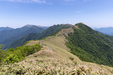 Obraz premium 瓶ヶ森林道（町道瓶ヶ森線／高知県いの町と愛媛県西条市）