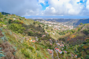 Fototapeta na wymiar View from the mountain to the Teror settlement