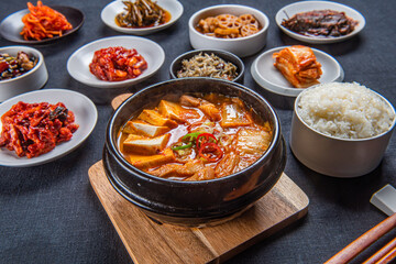 오랜 시간 끓여내 맛있는 국물 요리