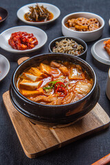 오랜 시간 끓여내 맛있는 국물 요리